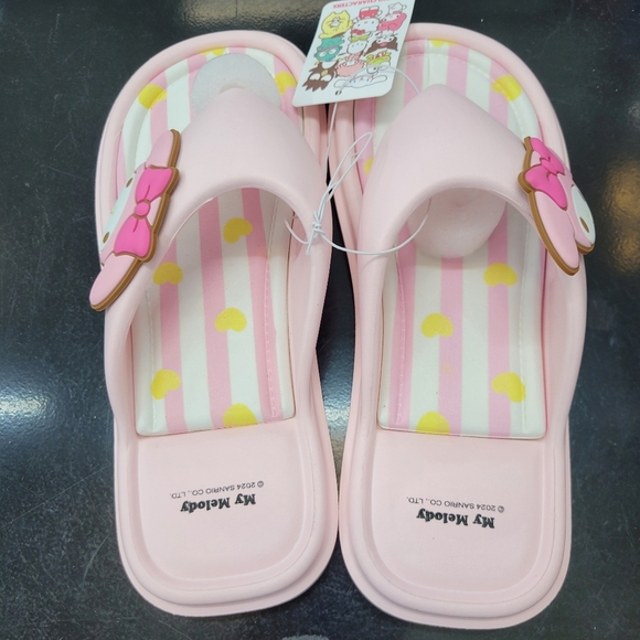Brand New Sanrio My Melody Pink Heart Slippers US 7 - Picture 5 of 9